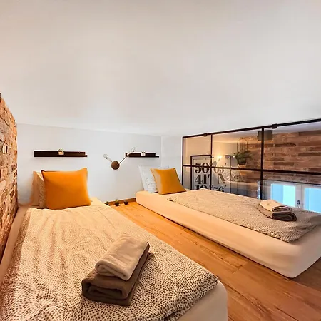 Large 75 M2 For 6 Guests Next To Wawel Castle アパート