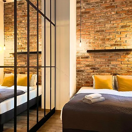 Large 75 M2 For 6 Guests Next To Wawel Castle アパート クラクフ