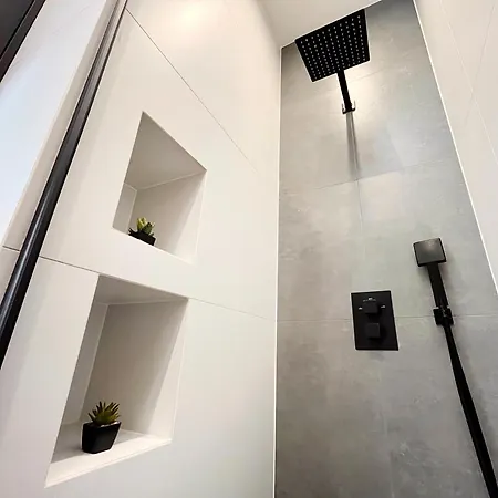 Large 75 M2 For 6 Guests Next To Wawel Castle Apartman *